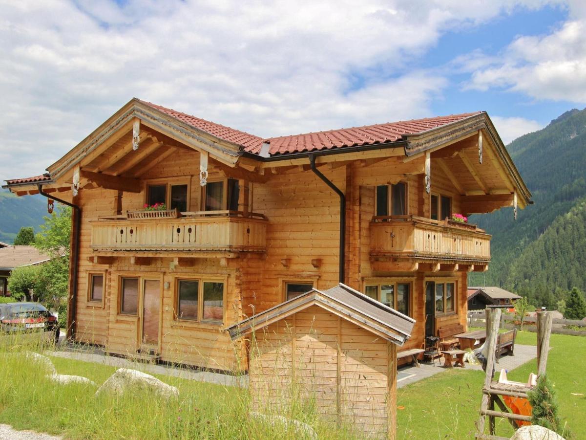 Wasserfall, Chalet *